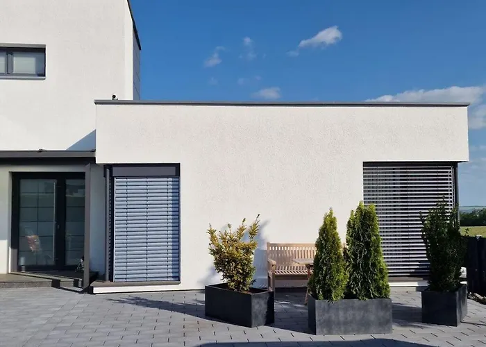 Uitzicht Op De Pellenz *